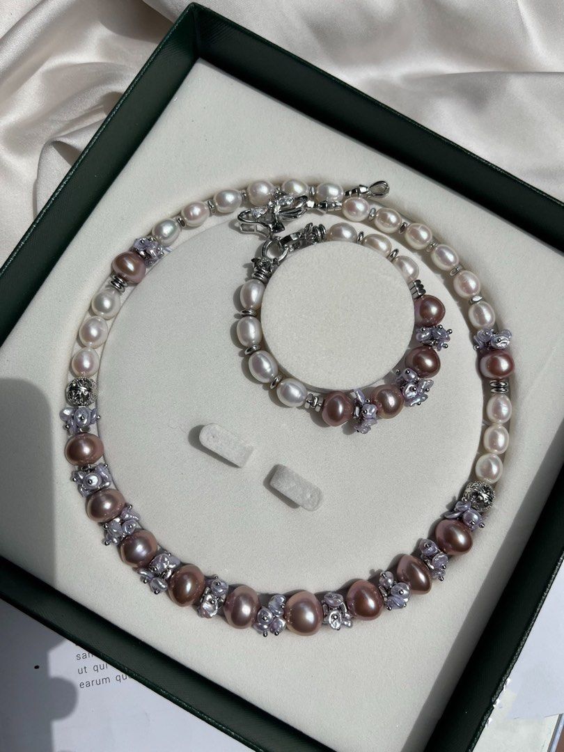 Pearl store necklace ufo