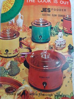 These magical vintage Crock-Pot Slow Cookers from the 70s & 80s changed the  game for working moms - Click Americana