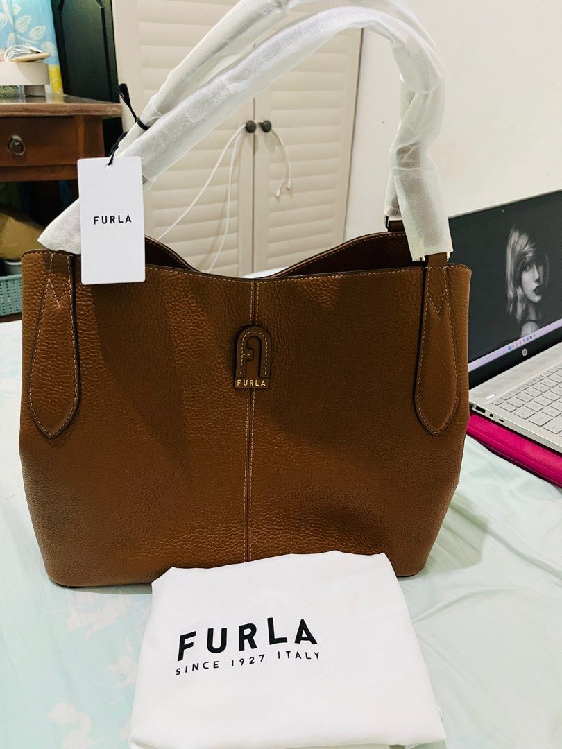 Furla Dafne hobo shoulder bag, Luxury, Bags & Wallets on Carousell