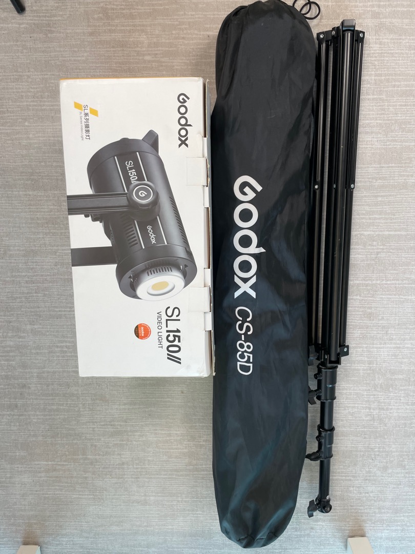 Godox sl150ii with CS-85D Latern Softbox, Photography, Photography ...