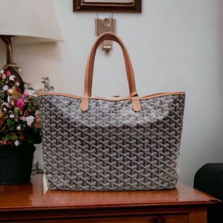 AUTHENTIC GOYARD St.Louis PM Black Comes with care booklet, receipt,  dustbag & paperbag. Size: 34 x 28 x 15cm, Luxury, Bags & Wallets on  Carousell