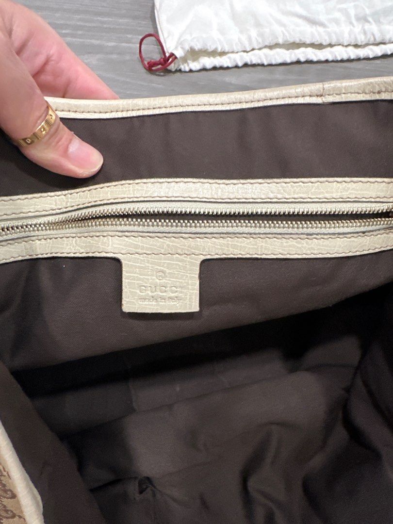 Gucci shoulder bag Luxury Bags Wallets on Carousell