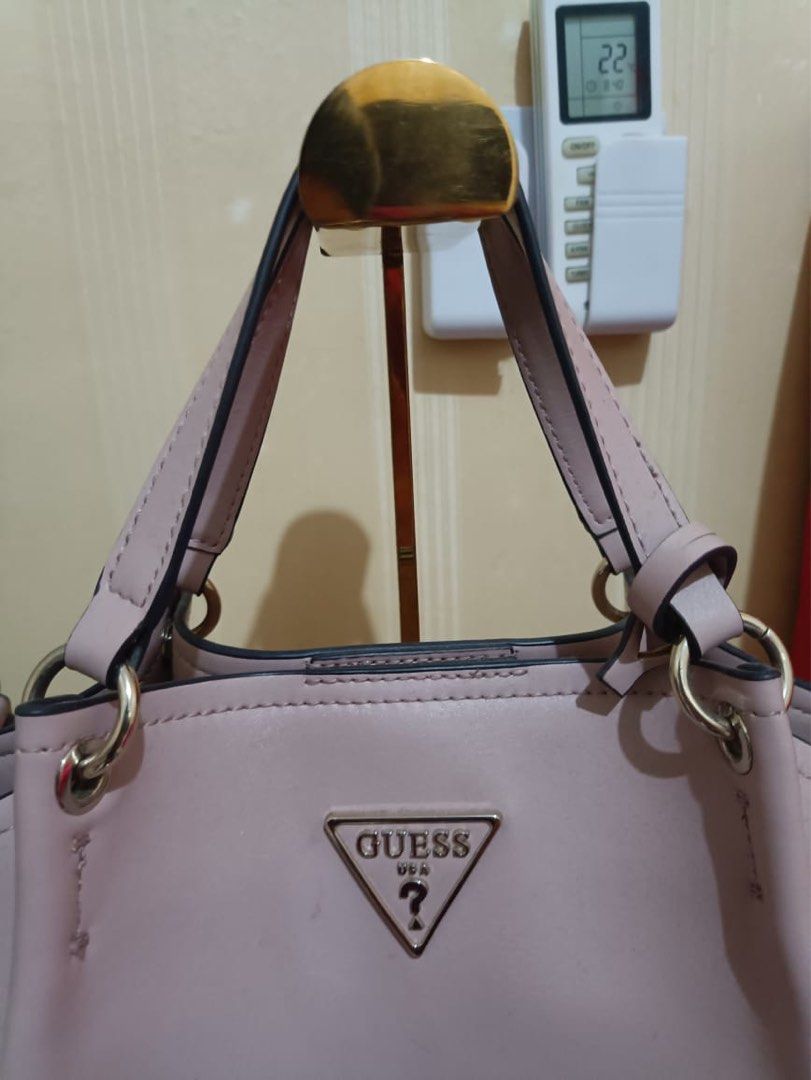 Guess Multipochette Bag, Olshop Fashion, Olshop Wanita di Carousell