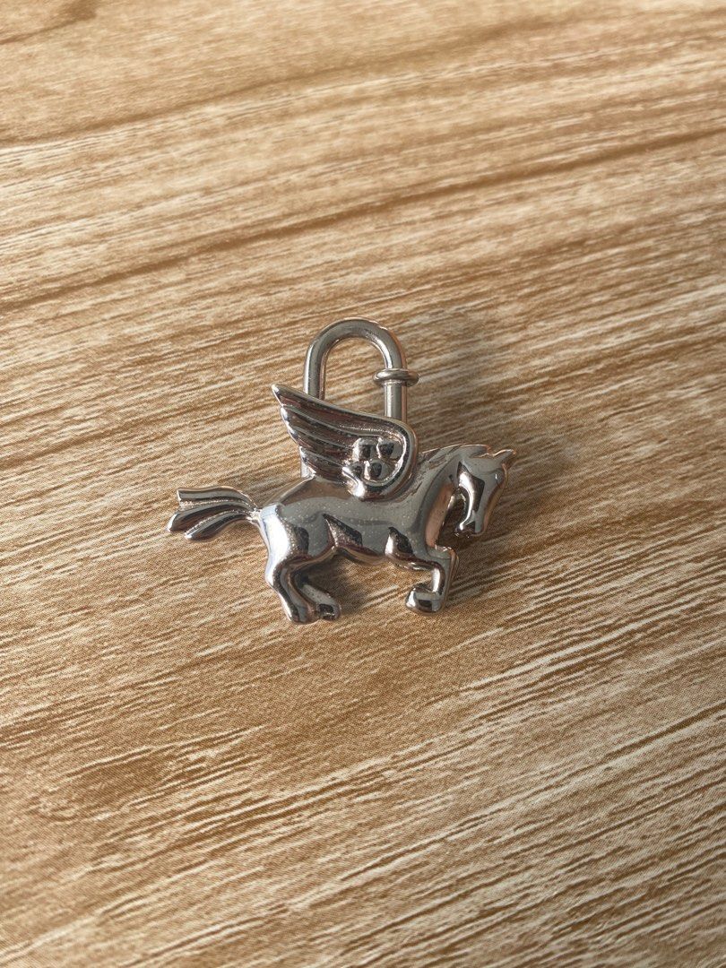 Hermes Cadena Gold 1993 Pegasus horse motif Bag charm lock Limited Edition