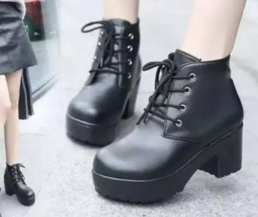 Chunky best sale leather boots