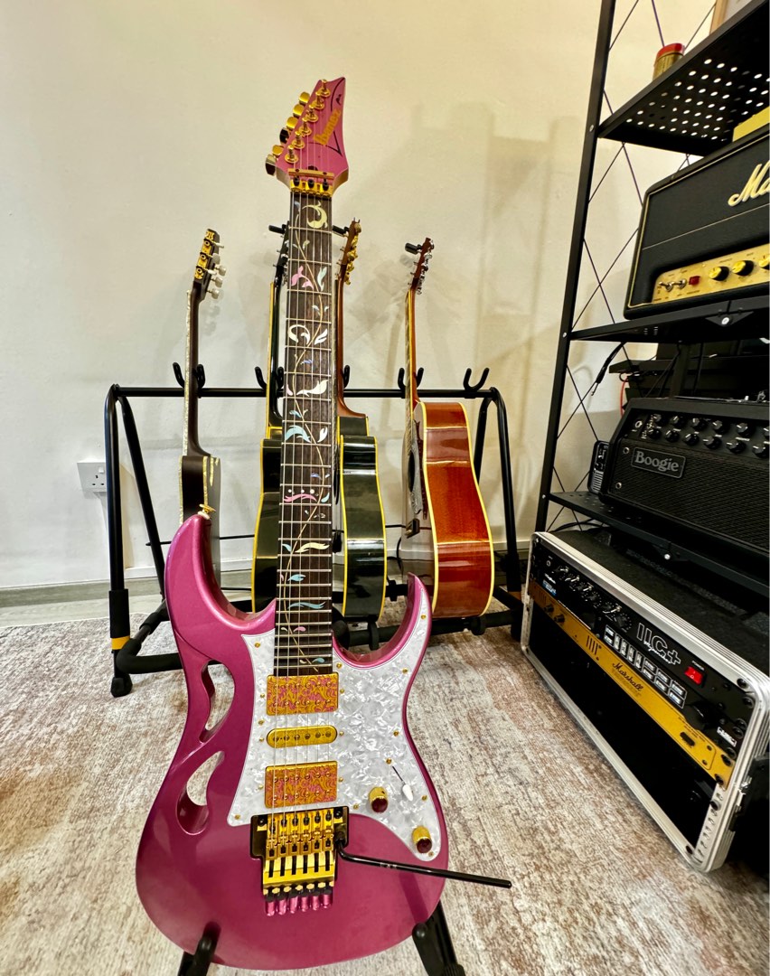 Ibanez pia store panther pink
