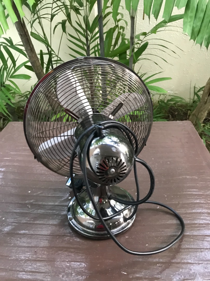 Iona 12 inches antique metal table fan. All speed working, can swivel