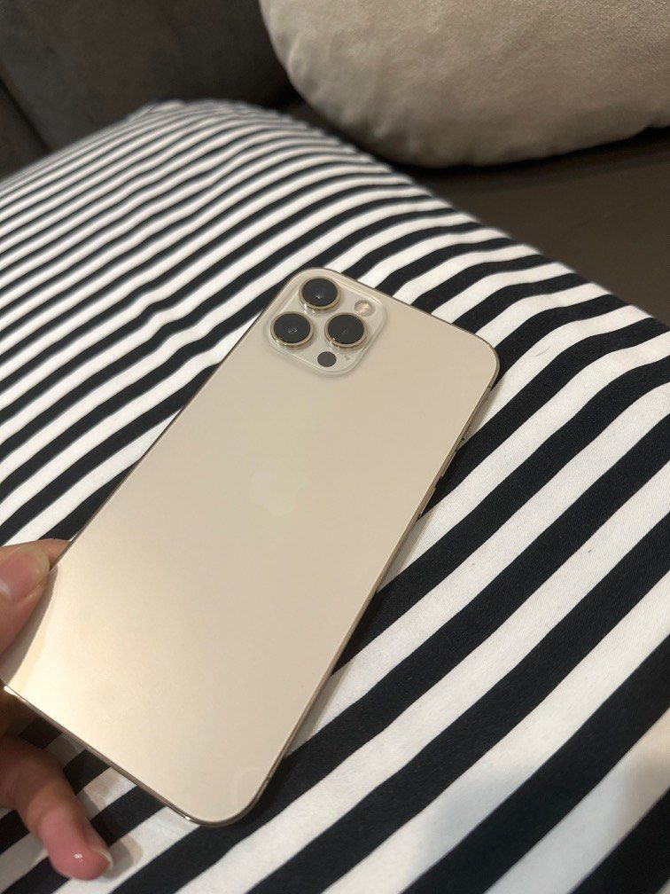 IPHONE 12 PRO MAX SCREEN NOT WORKING, WATER DAMAGE QUITE GOOD CONDITION, BATTERY HEALTH