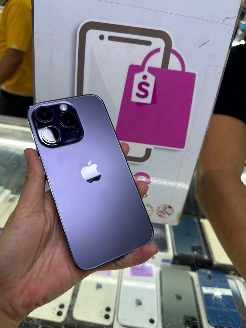 iphone 14 pro 256gb dual sim 2ndhand (Category: iPhone 14 Series) located in Cainta. Submitted by vine_gadget_shop (Listing ID 1260089431, Image 1). Description: iphone 14 pro 256gb dual sim 2ndhand hk variant no issue check all u want ✅free clearcase ✅free tempered pick up store greenhills shopping center we accept trade in we accept credit card installment we do cod and door to door we ship nationwide for fast transaction call 09277368323 look 