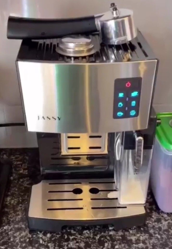 Jassy espresso coffee machine with automatic milk dispenser, TV & Home Appliances, Kitchen