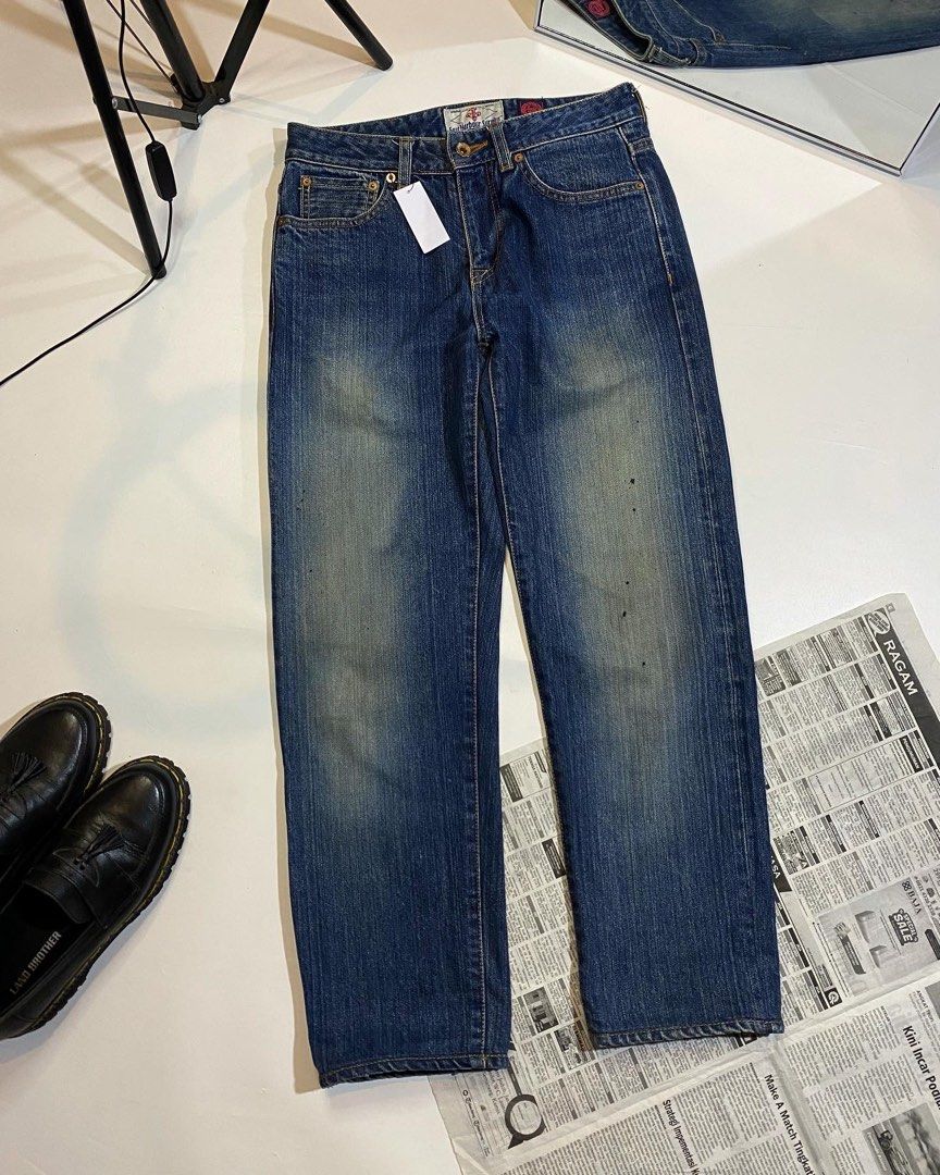 JEANS SELVEDGE, Fesyen Pria, Pakaian Bawahan di Carousell