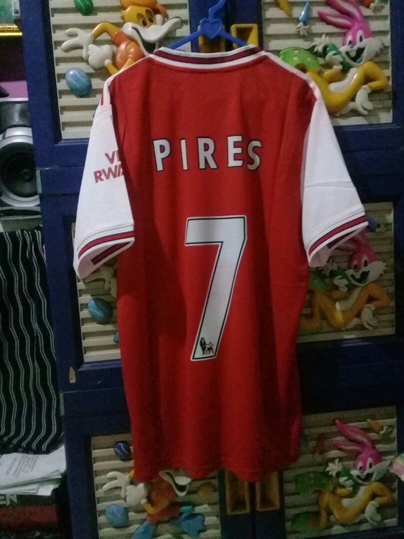 Robert Pirs Arsenal shirt