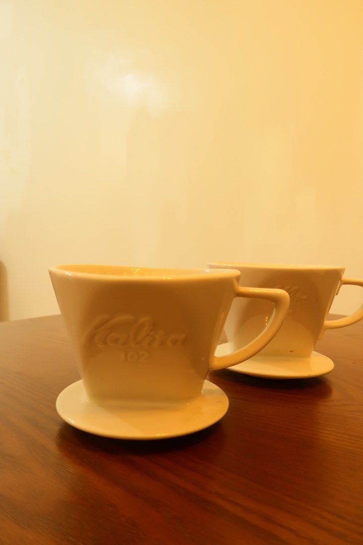 Kalita Pour Over (Category: Coffee Machines & Makers) located in Lipa City. Submitted by tunying24 (Listing ID 1260076419, Image 1). Description: Used it for display/aesthetic purposes in our coffee shop. Fully functional but i suggest clean it thorougly before using. Kalita Medium size - 450 Kalita Small size- 350 Levin Brown Small size- 350 2 Generic plain - 200 each or 300’for take all Open for shipping.