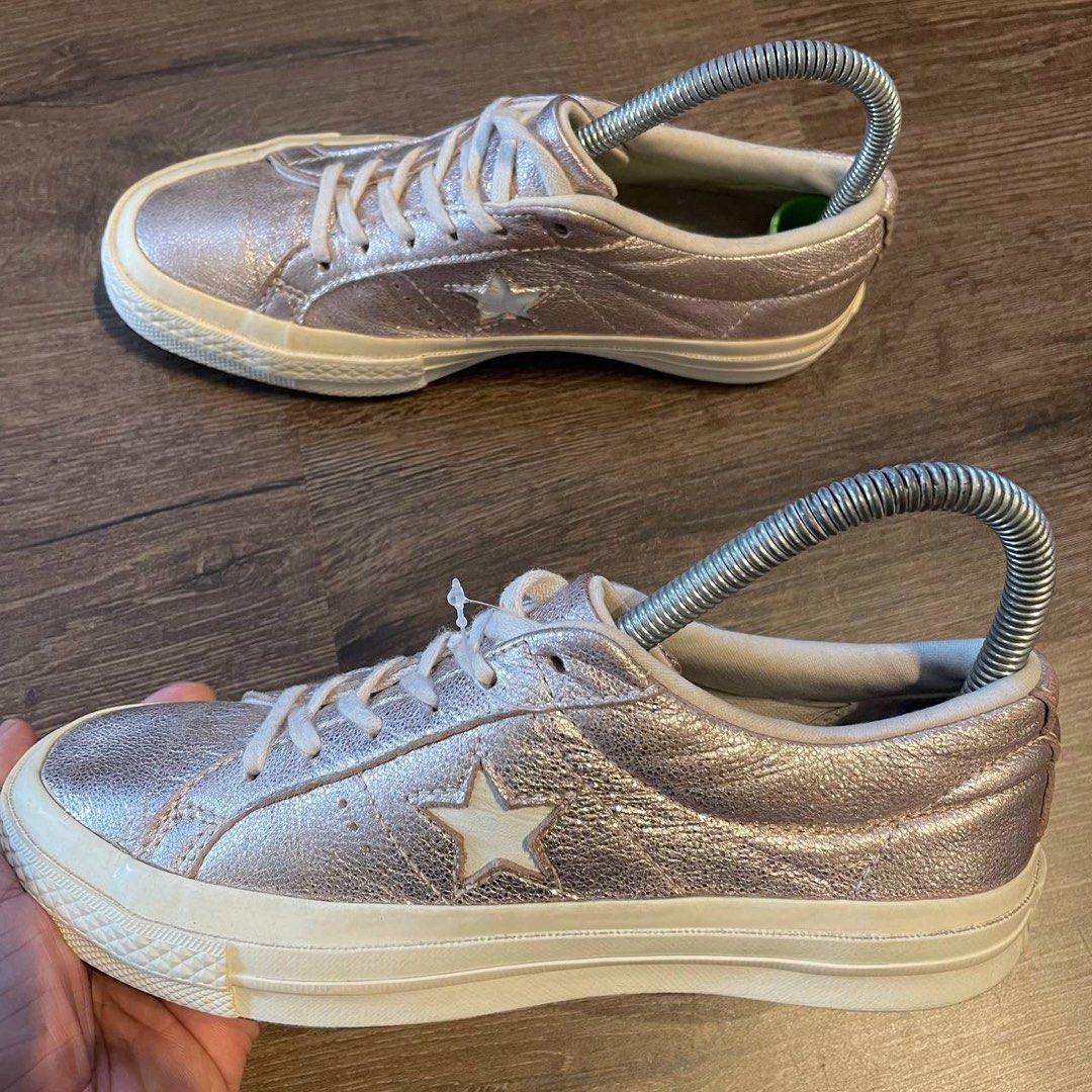 Kasut bundle converse 3.5uk Women s Fashion Footwear Sneakers