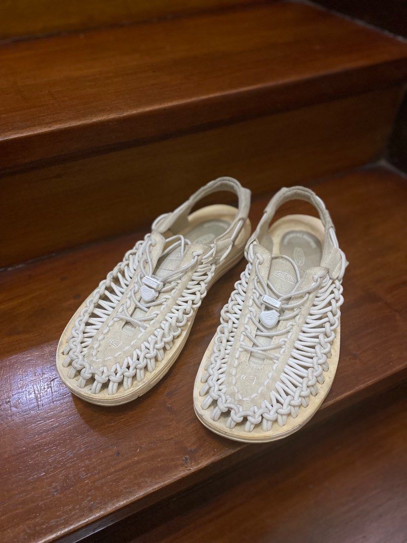 keen uneek black white