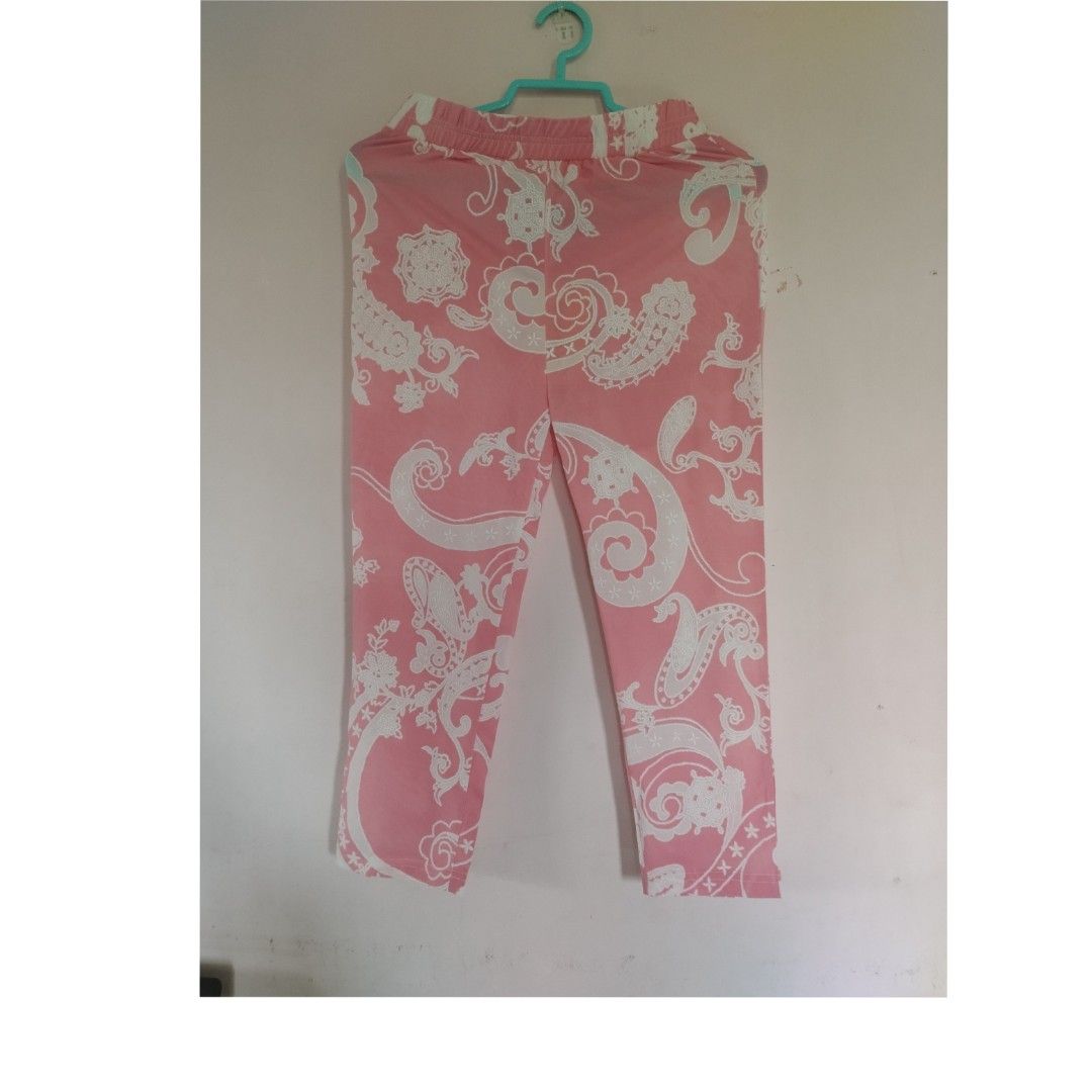 Victoria secret flare leggings, Women's Fashion, Bottoms, Other Bottoms on  Carousell