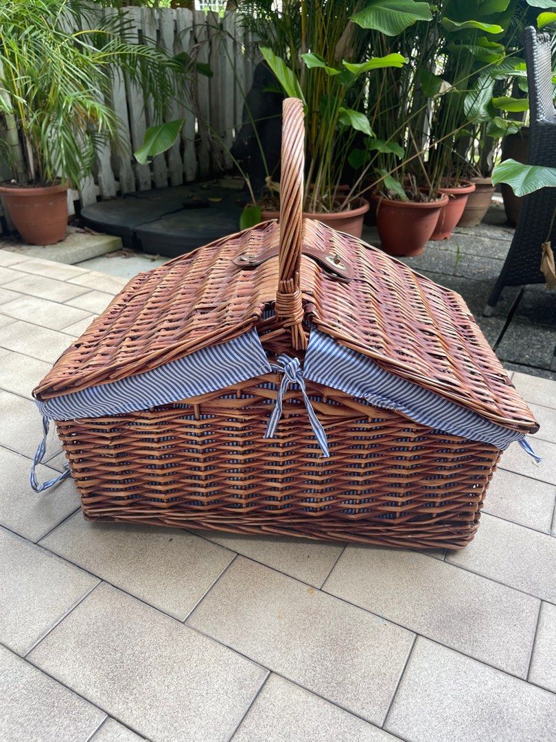 Large cane picnic basket, Furniture & Home Living, Outdoor Furniture on