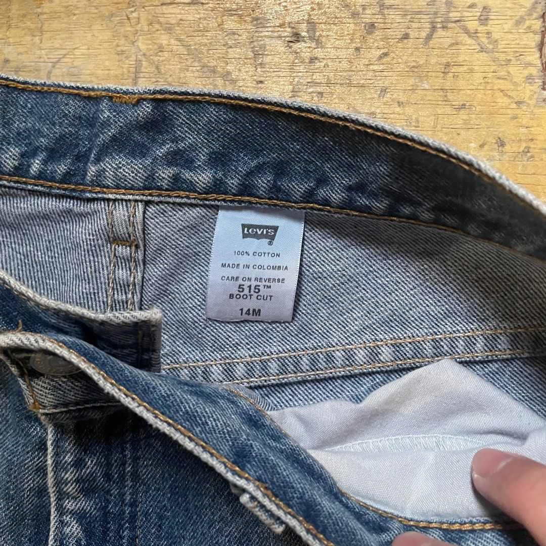 Levi’s 515 low bootcut (Category: Jeans) located in Malabon City. Submitted by zyzyzy_sleepy (Listing ID 1260027064, Image 2). Description: Levi’s 515 Low bootcut (No distressing anywhere, still in really good condition) Price: 800 Waist: 17.75” Inseam: 31.5” Leg opening: 9.5” Rise: 10.5” .