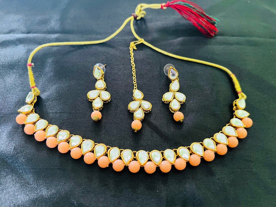 Golden color necklace set new arrivals