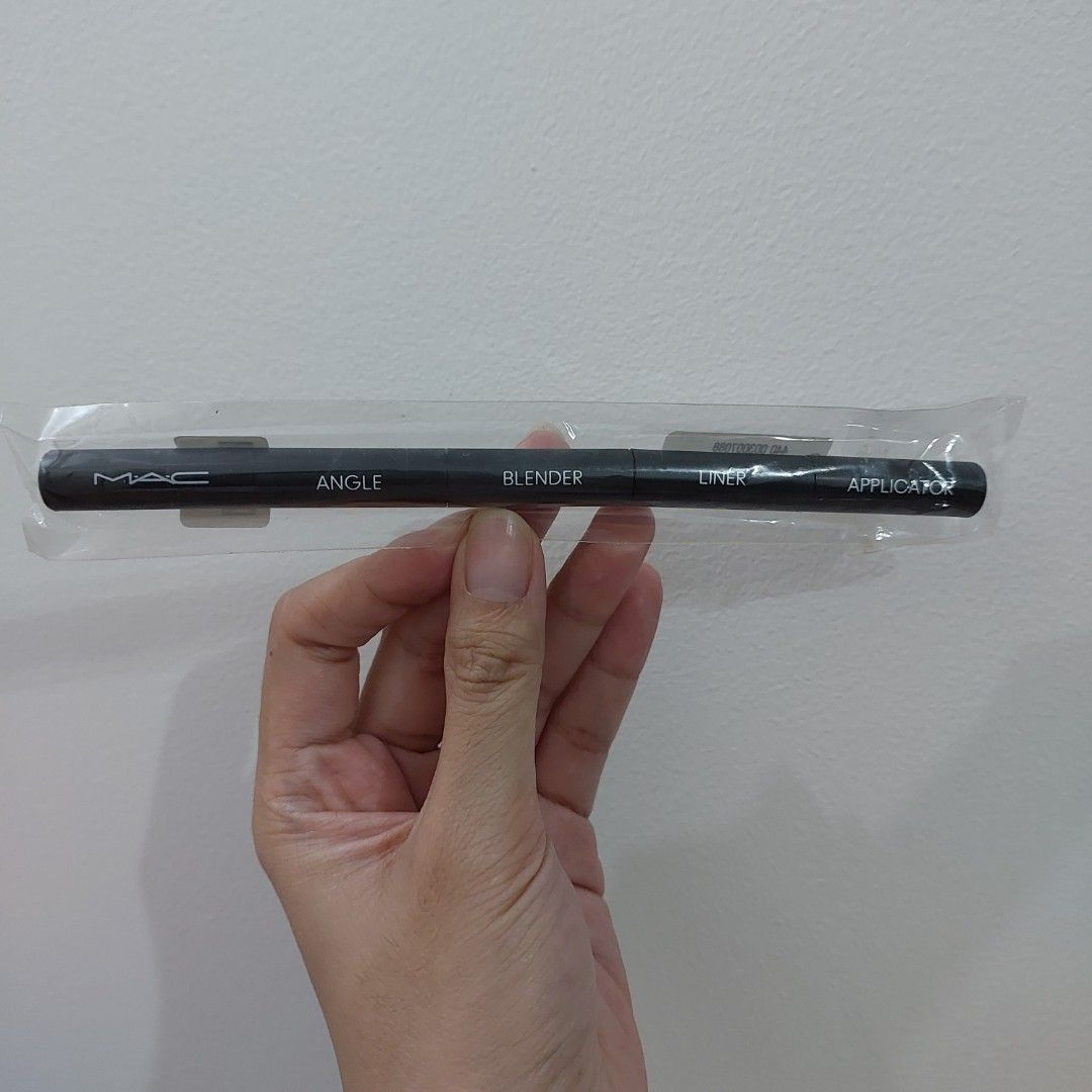 MAC eye brush (Category: Makeup) located in Paranaque City. Submitted by destashingaccount_ph (Listing ID 1259984641, Image 2). Description: has an angle brush, liner brush, blender brush, and applicator :) brand new, never opened, never used rfs: still using other brushes.