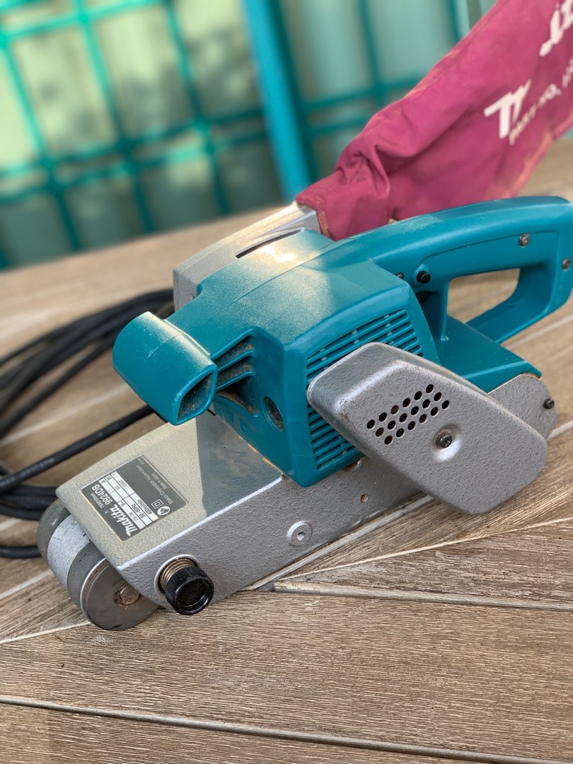 Makita belt sander, Furniture & Home Living, Home Improvement