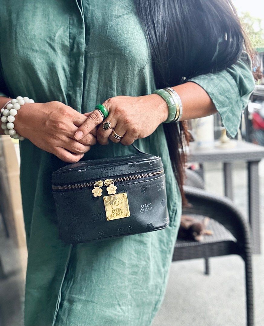 MARY QUANT Vintage Vanity bag (Category: Luxury Bags & Wallets) located in Quezon City. Submitted by whatsinmyclosett (Listing ID 1259987002, Image 1). Description: MARY QUANT Vanity bag ☑️item in Japan ☑️branded ☑️Original ☑️leather Ganda ng Leather ☑️very good condition ☑️19X 12Cm ☑️manage your expectations this is second hand / Vintage item Hindi ka binibili ng brand new Mahal Ang brand na yan sa Japan ah. 😂😂😂.