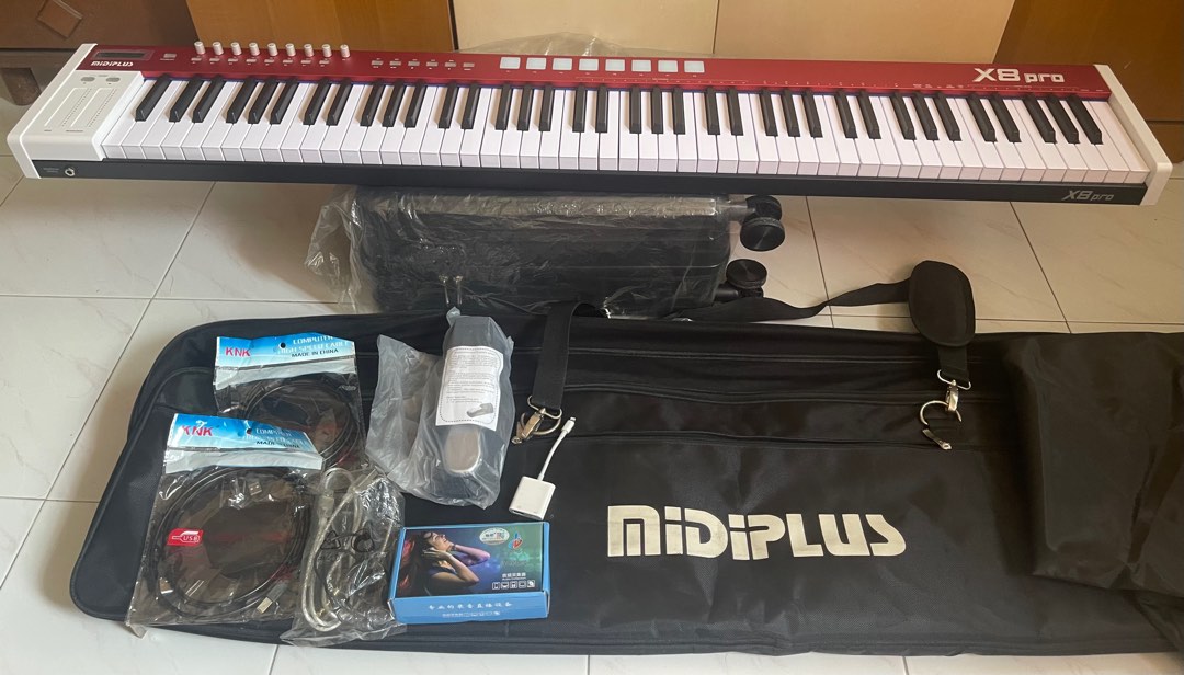 Midi plus X8 pro keyboard 88 keys, Hobbies & Toys, Music & Media ...