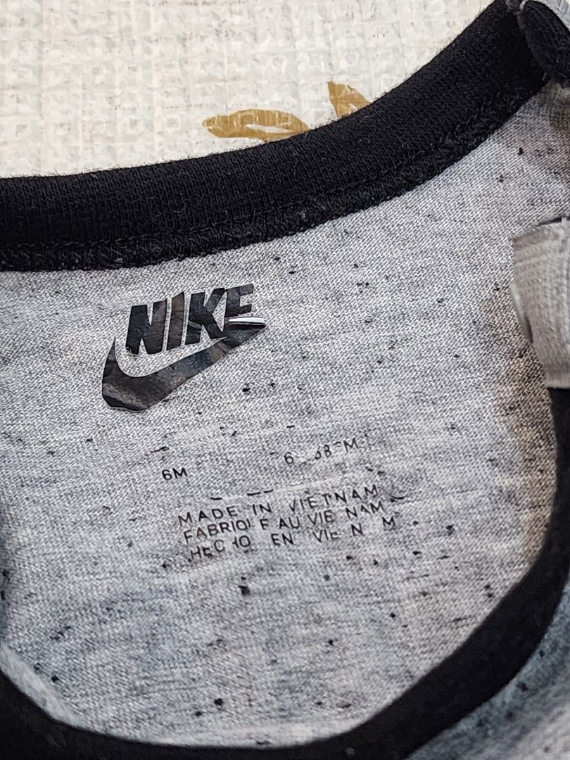 Nike Grey Baby Boy and Girl Romper. Up to 6 months Babies Kids