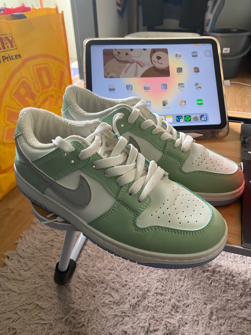 nike dunks sage green