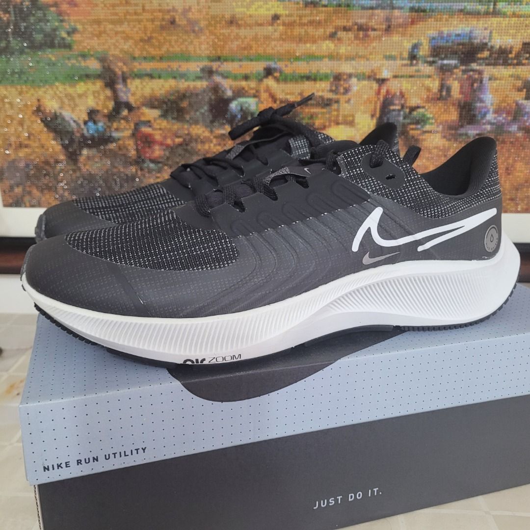 Nike Men's Air Zoom Pegasus 38 Shield Weatherized Road Running Shoes