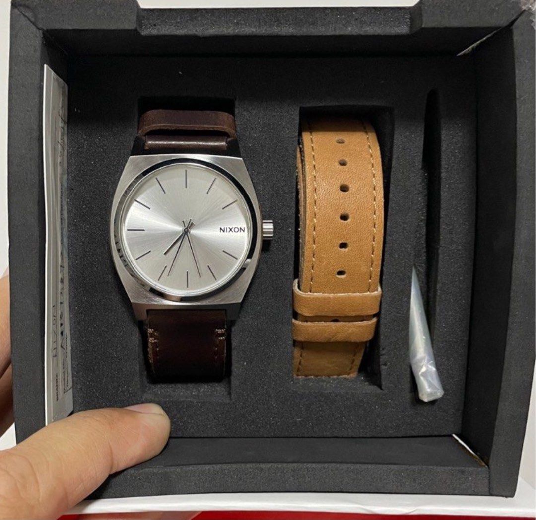 Nixon time online teller leather