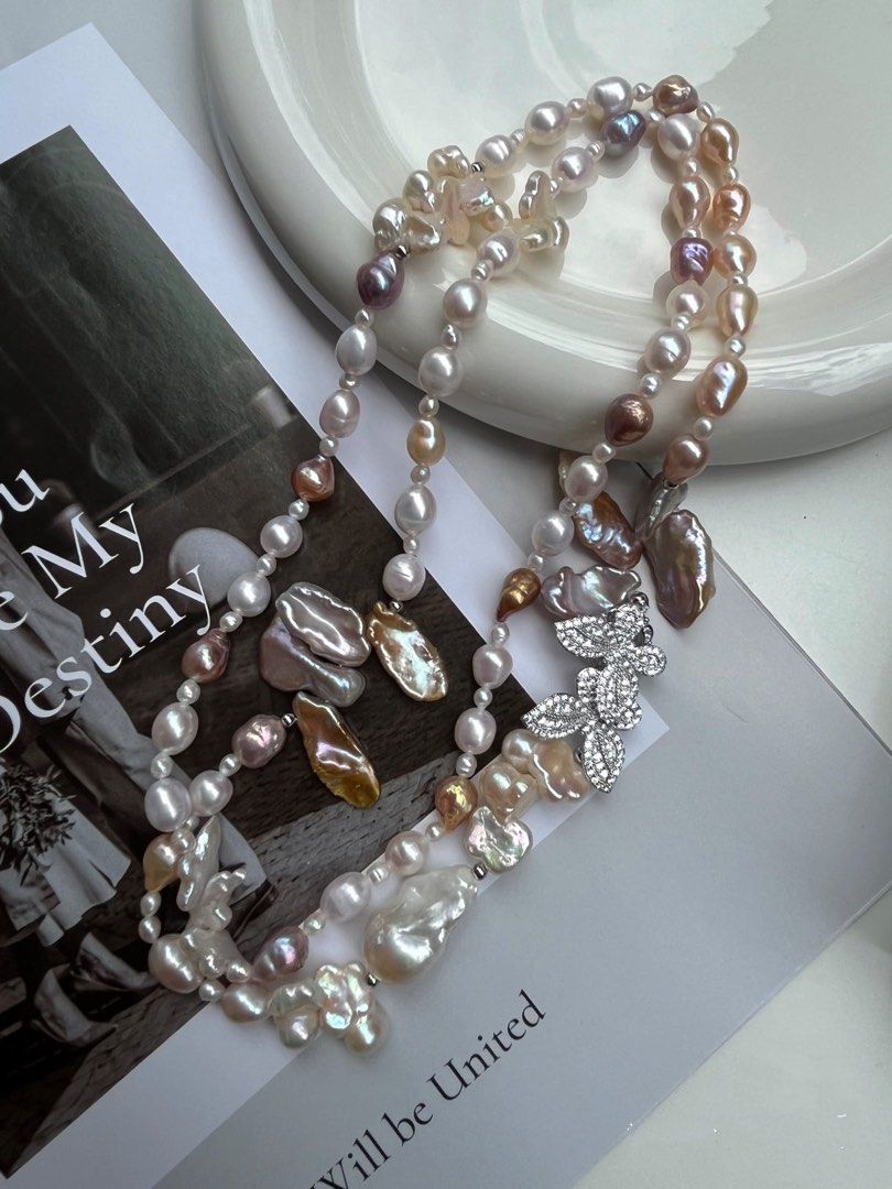 Alien store pearl necklace