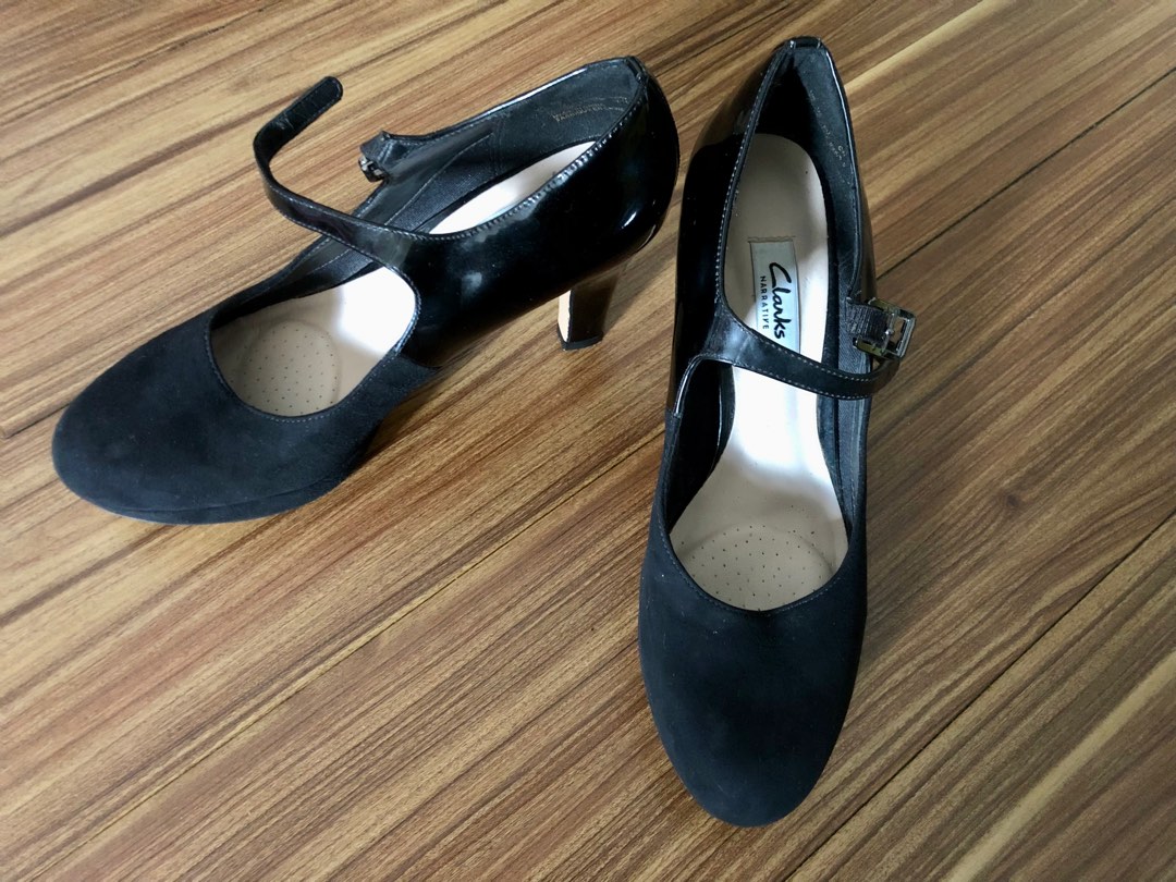 Clarks black hotsell mary jane shoes