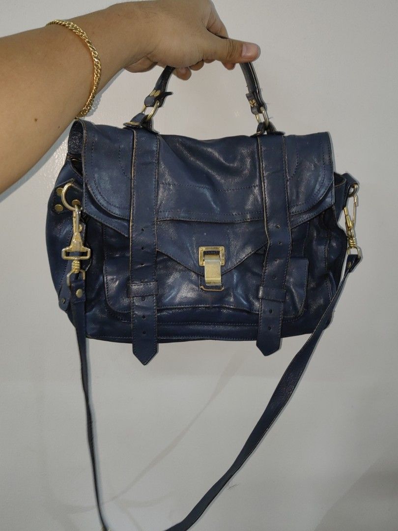 PROENZA ORIG (Category: Luxury Bags & Wallets) located in Davao. Submitted by daneyvintage (Listing ID 1260044459, Image 1). Description: Orig.