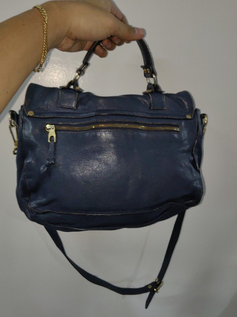 PROENZA ORIG (Category: Luxury Bags & Wallets) located in Davao. Submitted by daneyvintage (Listing ID 1260044459, Image 3). Description: Orig.