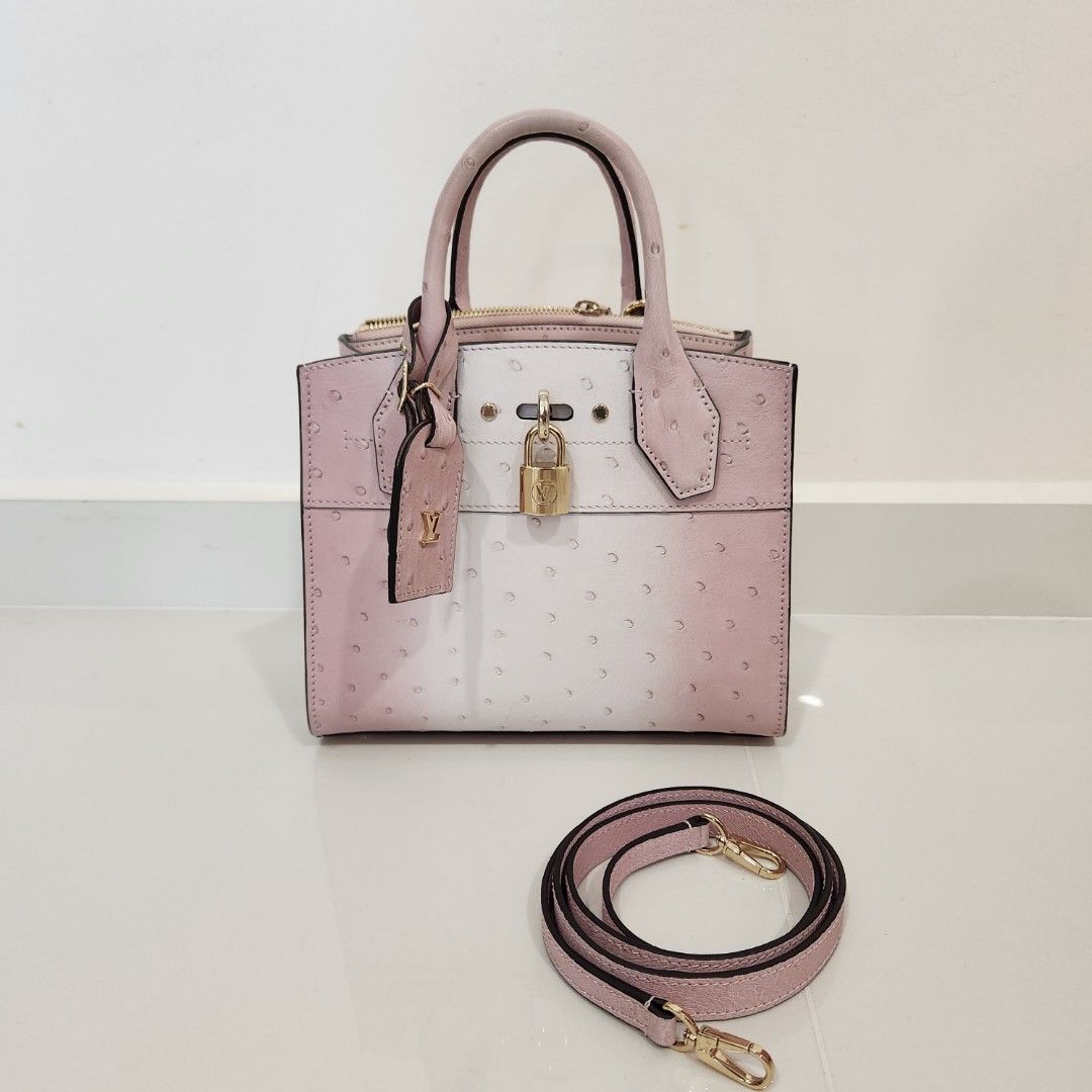 City steamer ostrich handbag Louis Vuitton Pink in Ostrich - 31319643