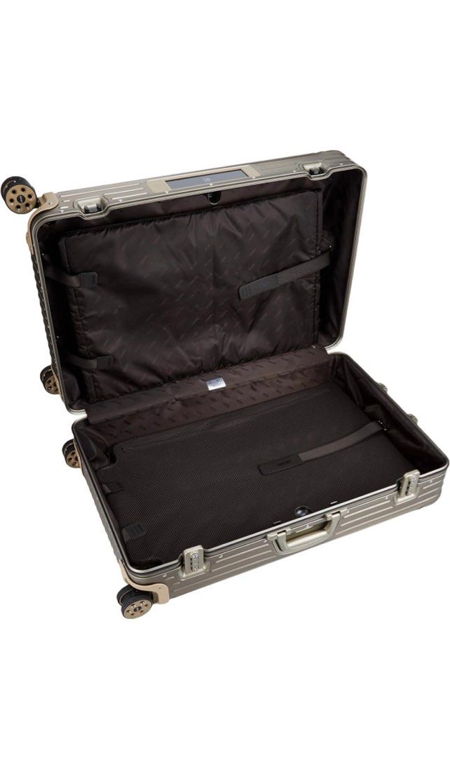 Rimowa topas titanium 32 discount