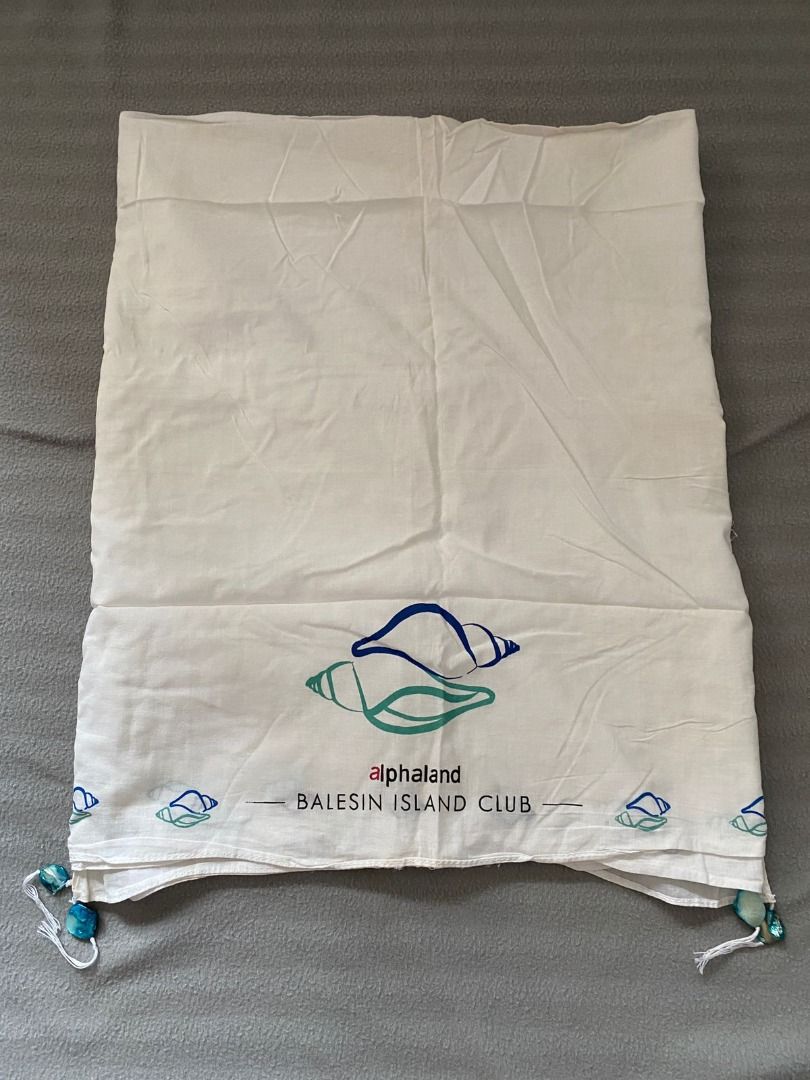 Scarfs / Scarves take all 10pcs (Category: Scarves) located in Makati City. Submitted by annecan (Listing ID 1259945947, Image 2). Description: Location: Makati Payment: Gcash / BDO .