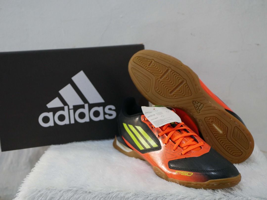 Sepatu futsal hotsell adidas f5