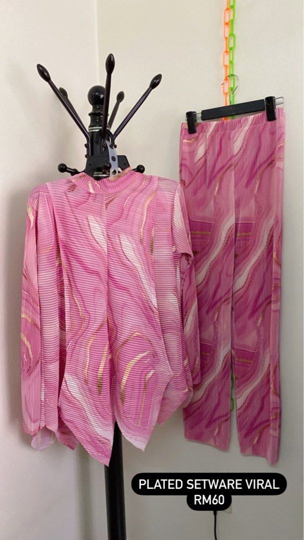 Setware Plated (Category: Sets or Coordinates) located in Kuala Lumpur. Submitted by aleyaawardrobe (Listing ID 1260096832, Image 3). Description: Baju free size tetapi boleh muat till up size 2XL BANGKOK CLEARANCE SALE‼️ Saya nak clearkan baju2 baju bangkok style.