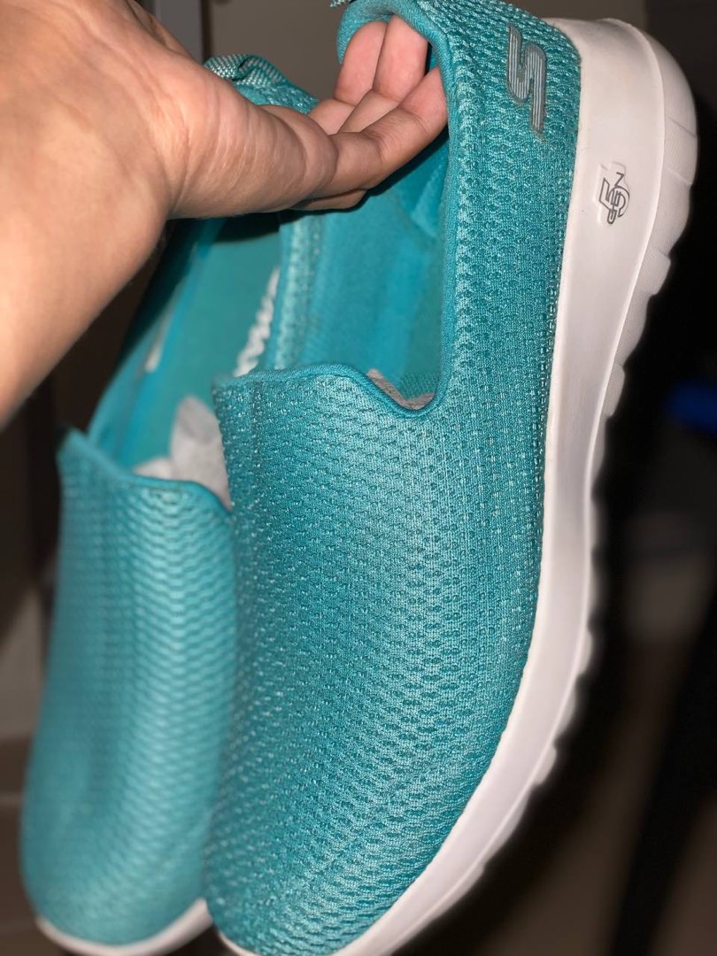 skechers go walk memory foam