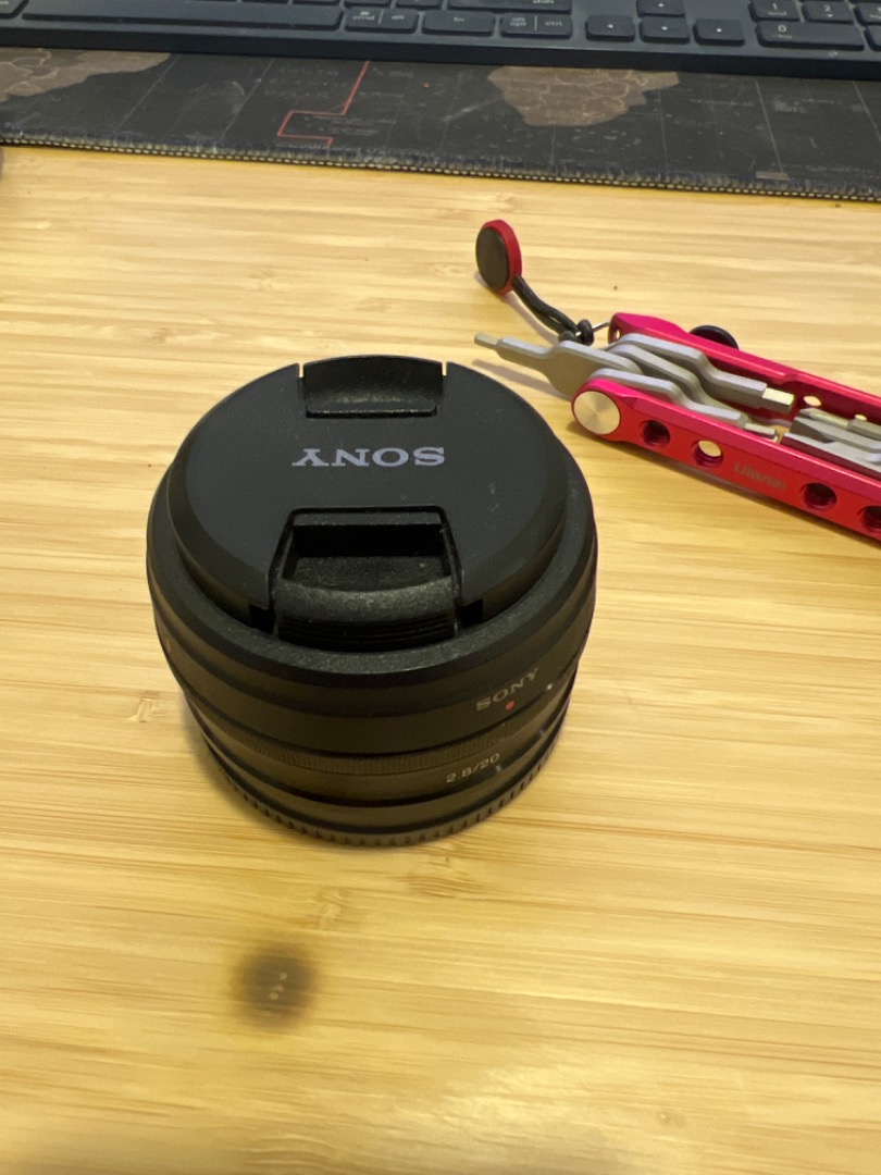 Sony SEL20F28 APSC pancake lens 20mm 2.8, Photography, Lens & Kits on