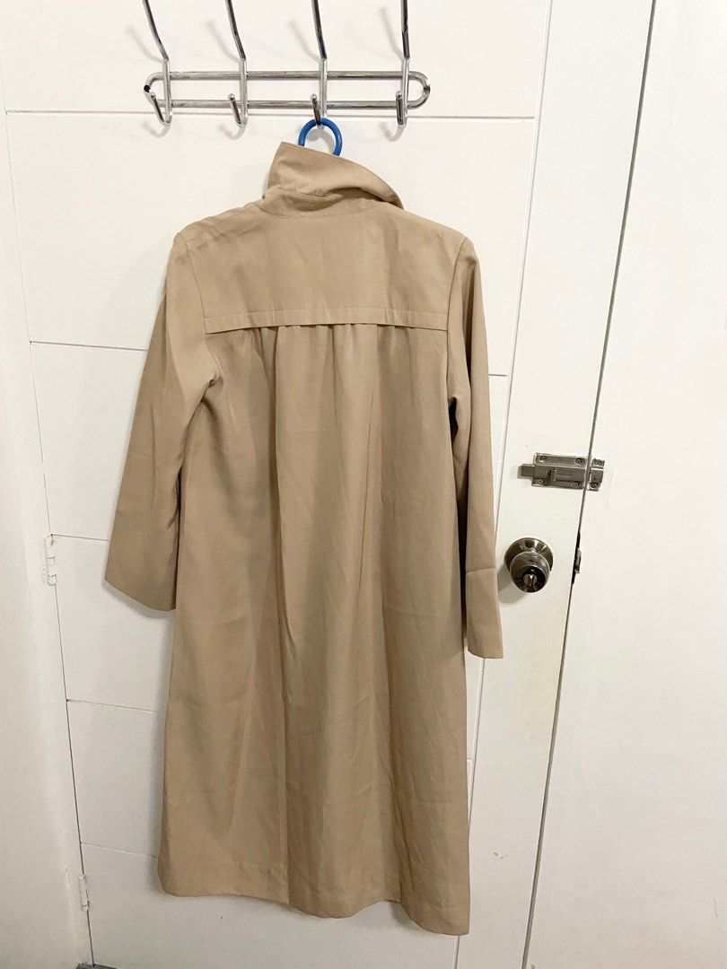 Spring coat (Category: Coats, Jackets and Outerwear) located in Quezon City. Submitted by rgnineteen (Listing ID 1260072057, Image 2). Description: Spring coat, no issue.