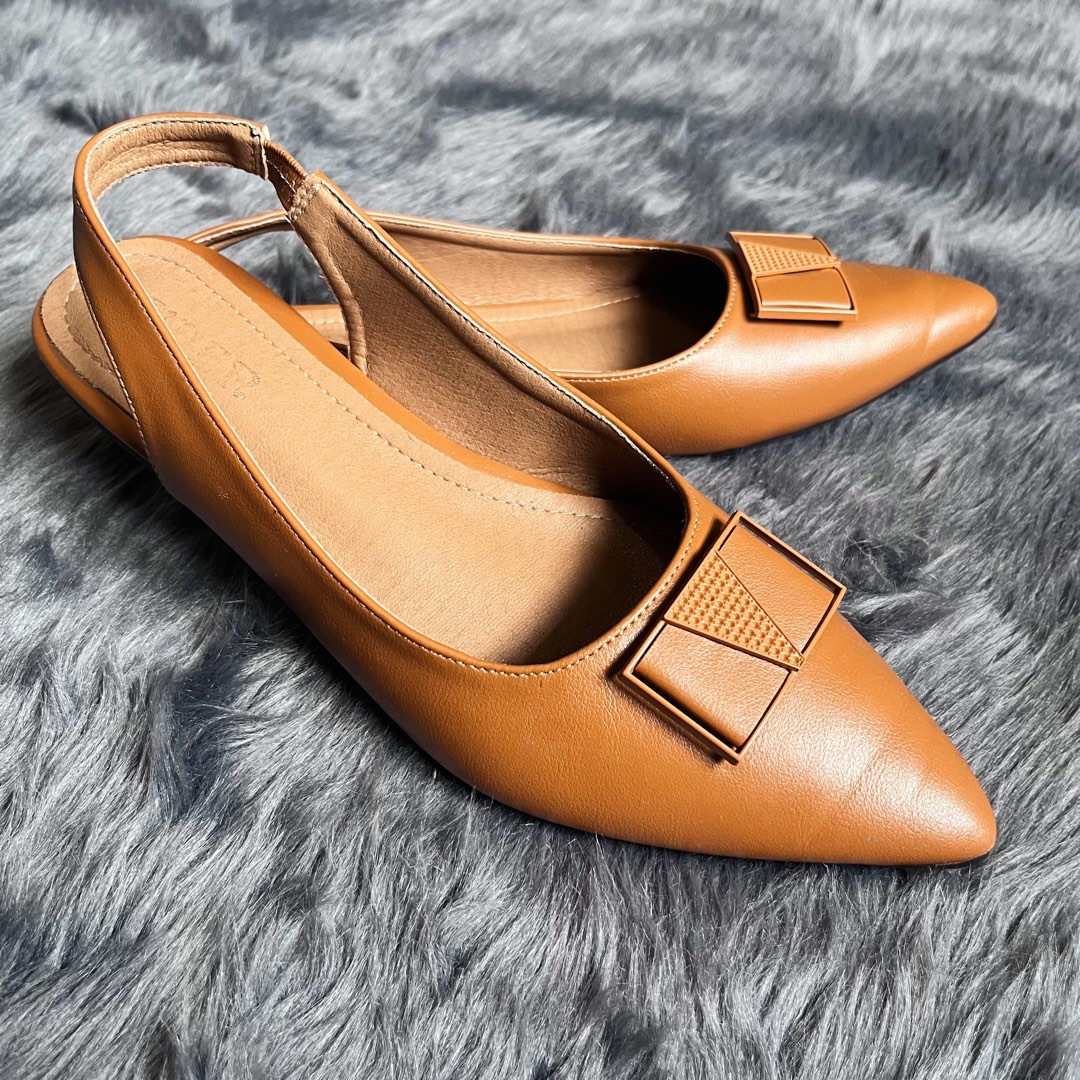 pointed tan flats