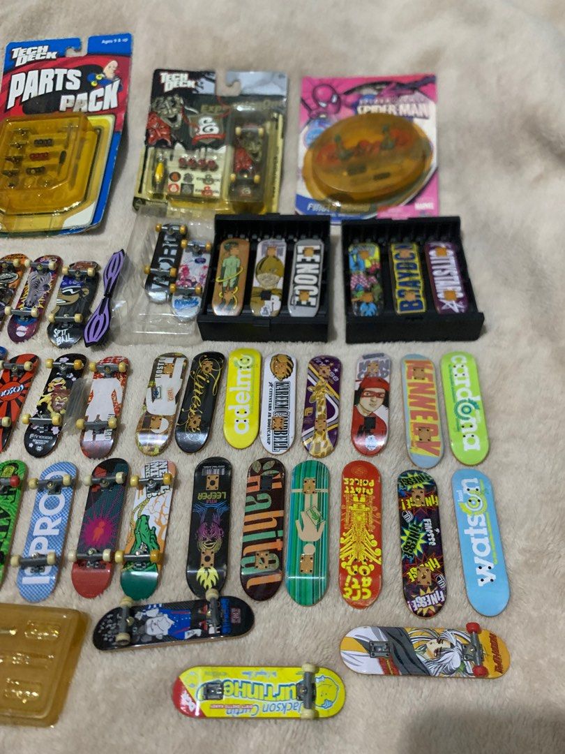 Tech Deck Fingerboard (Category: Action & Battle Toys) located in Davao. Submitted by riccirici (Listing ID 1259949284, Image 3). Description: Tech Deck fingerboard From US 50 pcs Price 9,750 Add SF JRS, J&T Bank Transfer, Gcash Note Hindi po nagamit, all most new Free spare/extra parts .