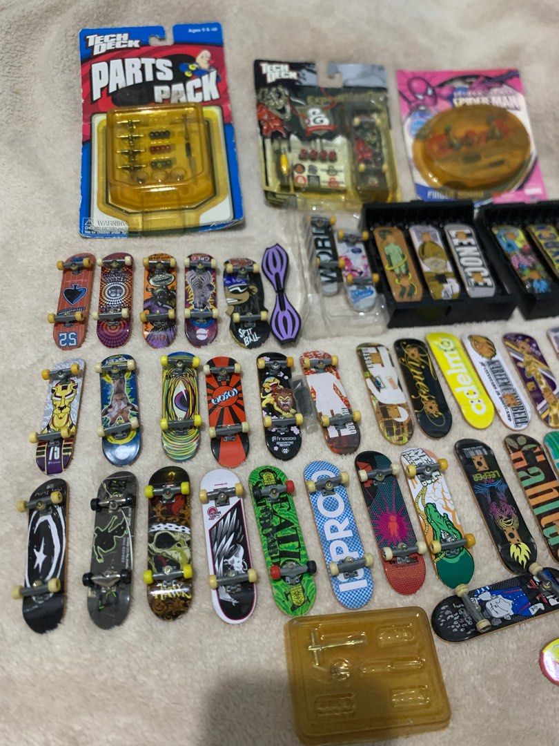 Tech Deck Fingerboard (Category: Action & Battle Toys) located in Davao. Submitted by riccirici (Listing ID 1259949284, Image 2). Description: Tech Deck fingerboard From US 50 pcs Price 9,750 Add SF JRS, J&T Bank Transfer, Gcash Note Hindi po nagamit, all most new Free spare/extra parts .