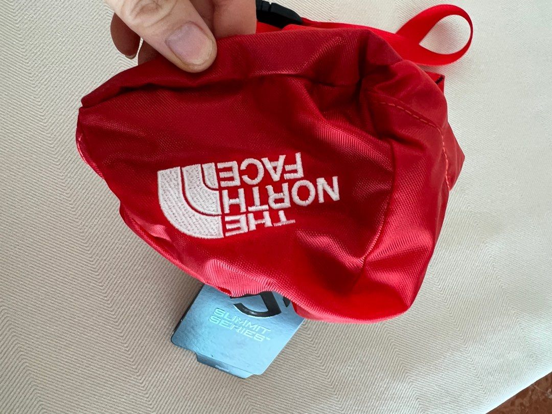 The north face chalk bag, 運動產品, 其他運動配件- Carousell