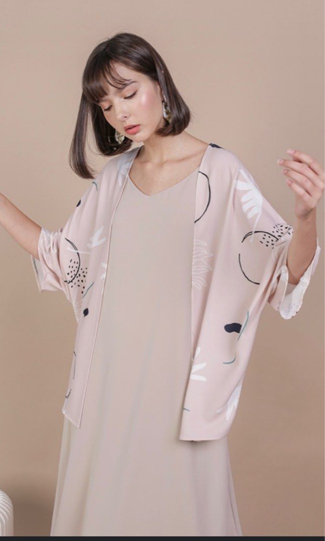 The Tinsel Rack Odessa kimono, Women's Fashion, Tops, Blouses on Carousell