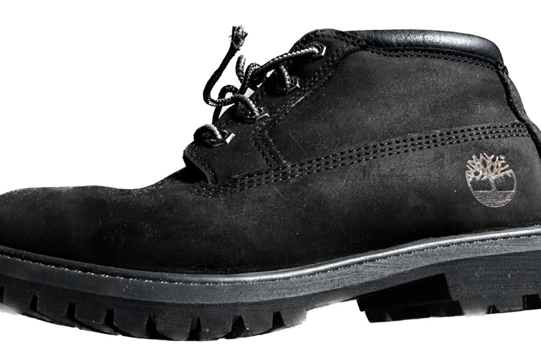 Black timberlands top size 4.5