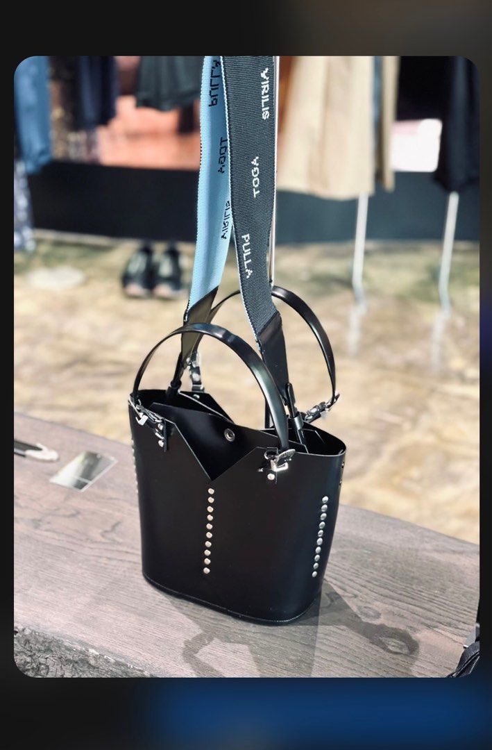 TOGA PULLA トーガプルラ スタッズ バッグ Leather tote - バッグ